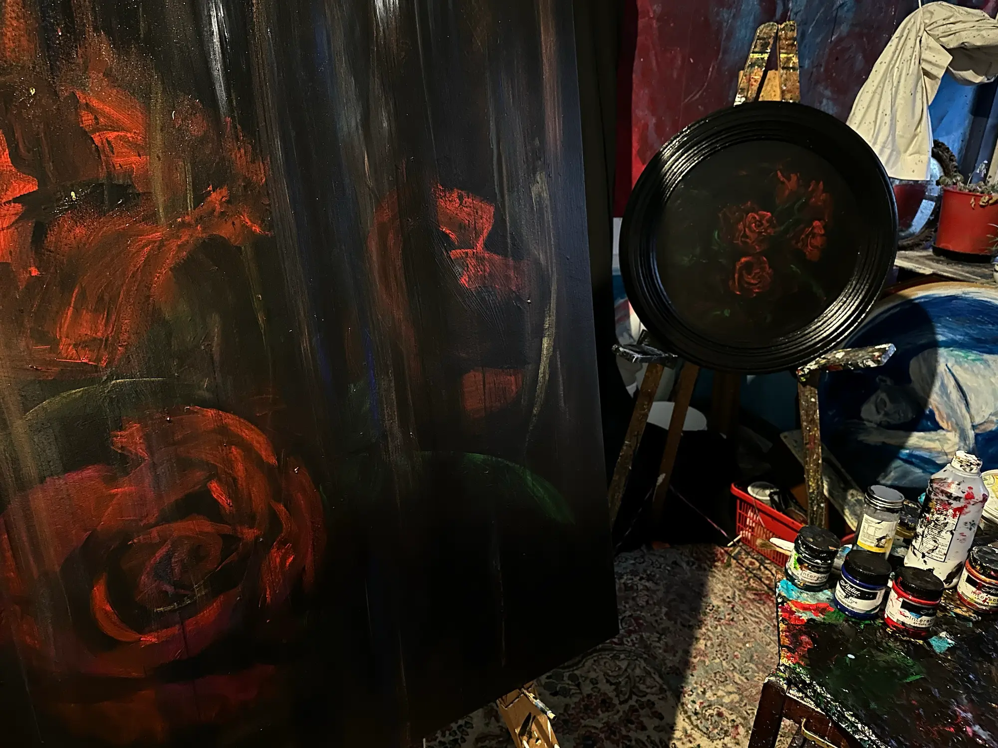 Billy Shannon's studio, roses blooming - 2024